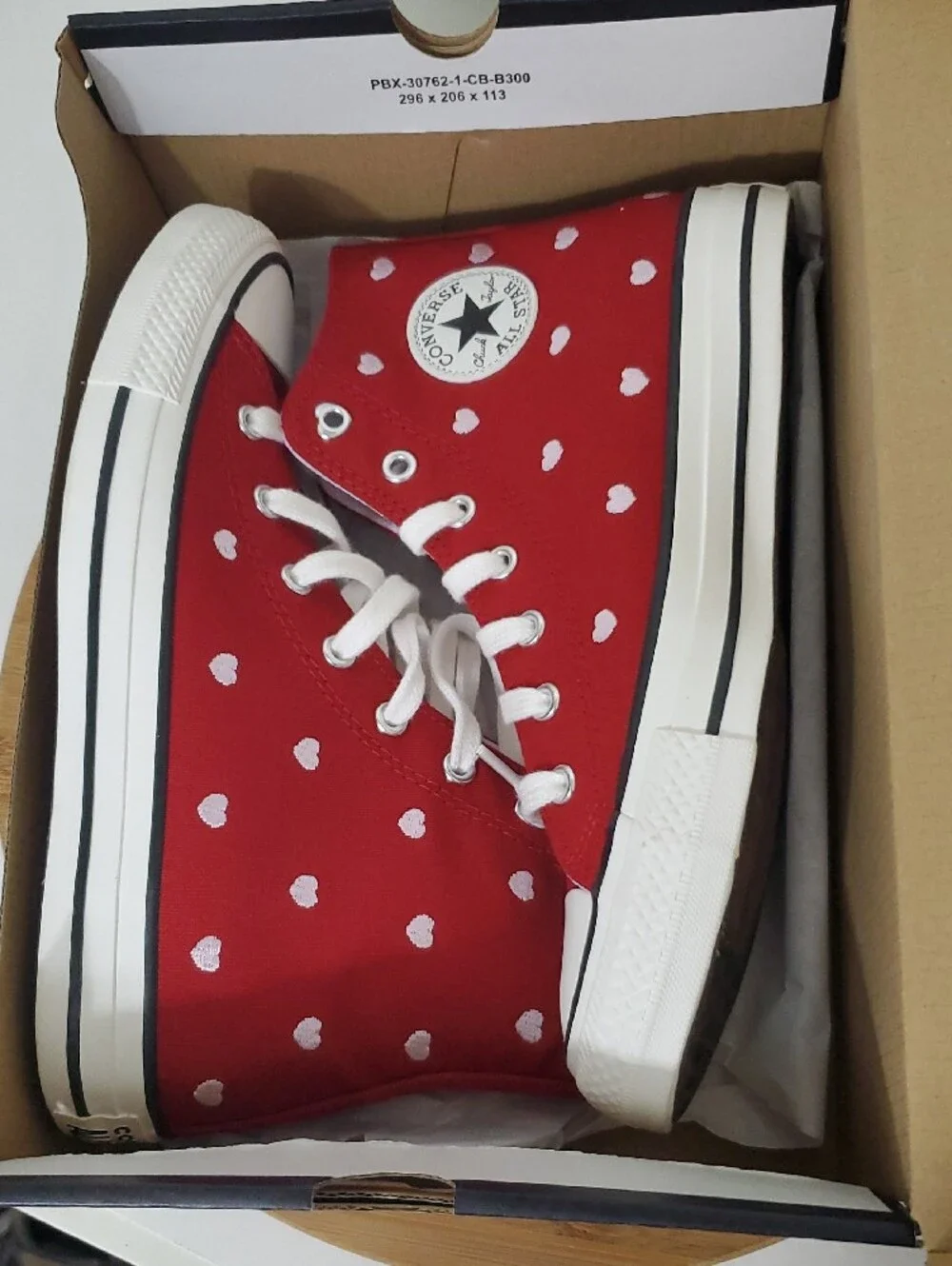 Converse Chuck Taylor High Top Sneakers Red Pink Hearts NIB Kid Size 6 EU 38.5